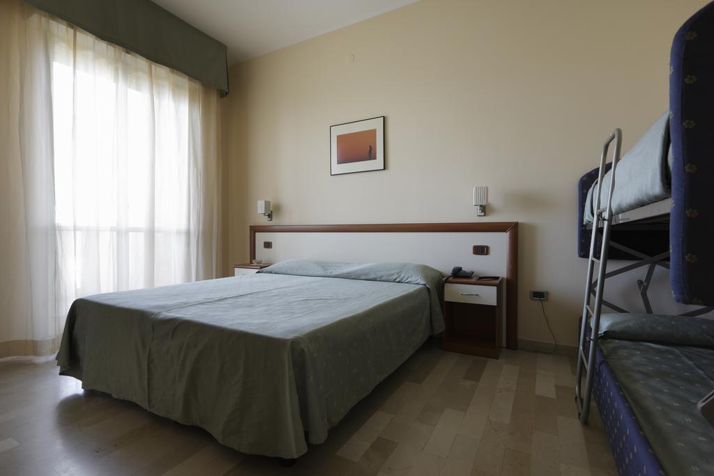 Hotel Continental Fano Quarto foto