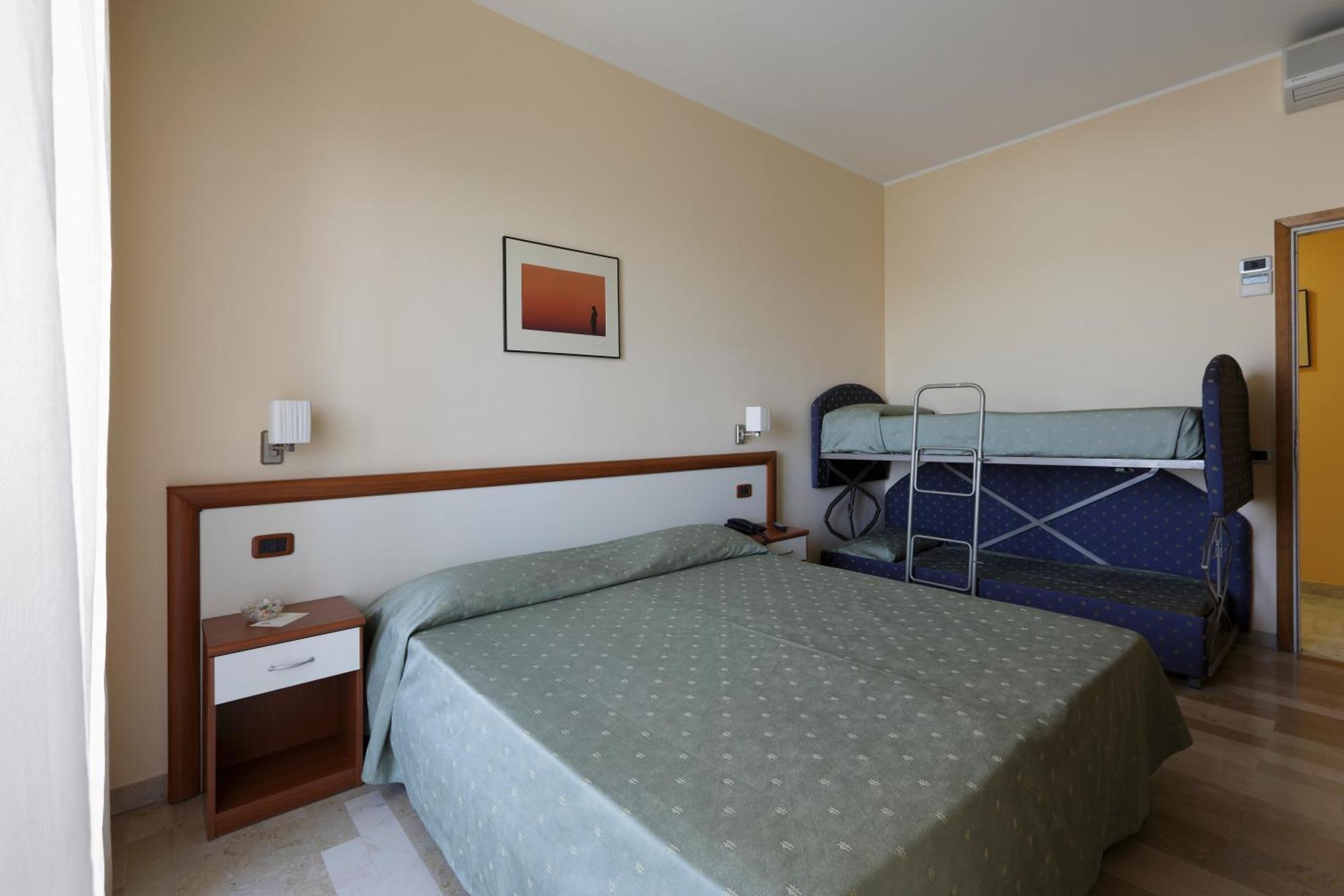 Hotel Continental Fano Quarto foto