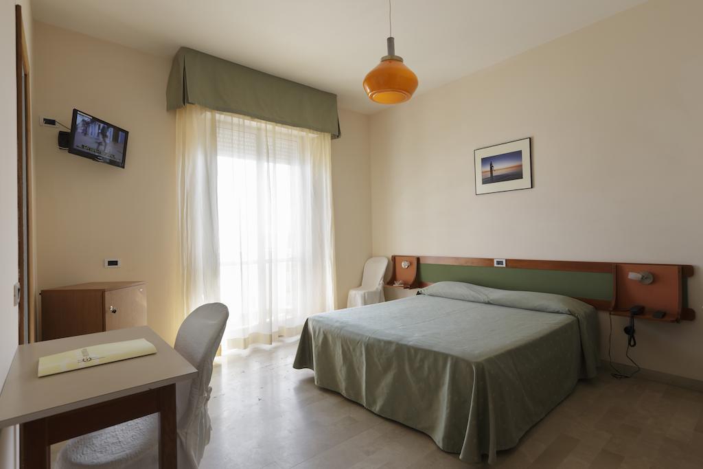 Hotel Continental Fano Quarto foto